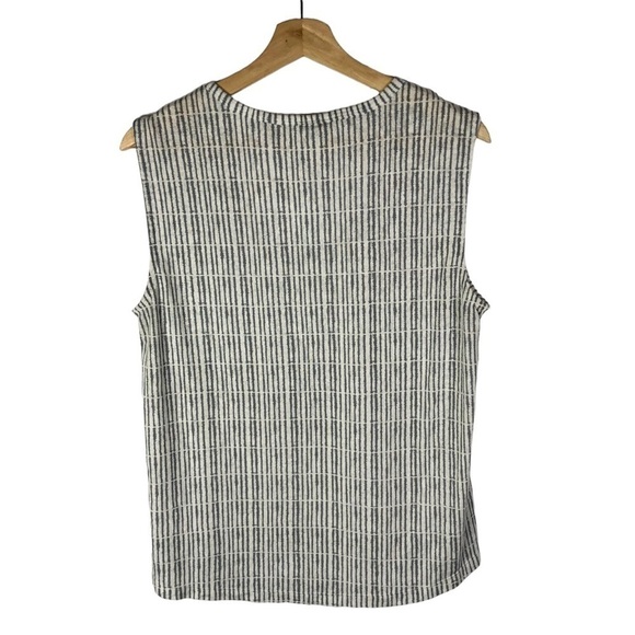 Athleta Breezy Gray & White Printed Muscle Athletic Tank Top M - Picture 3 of 5